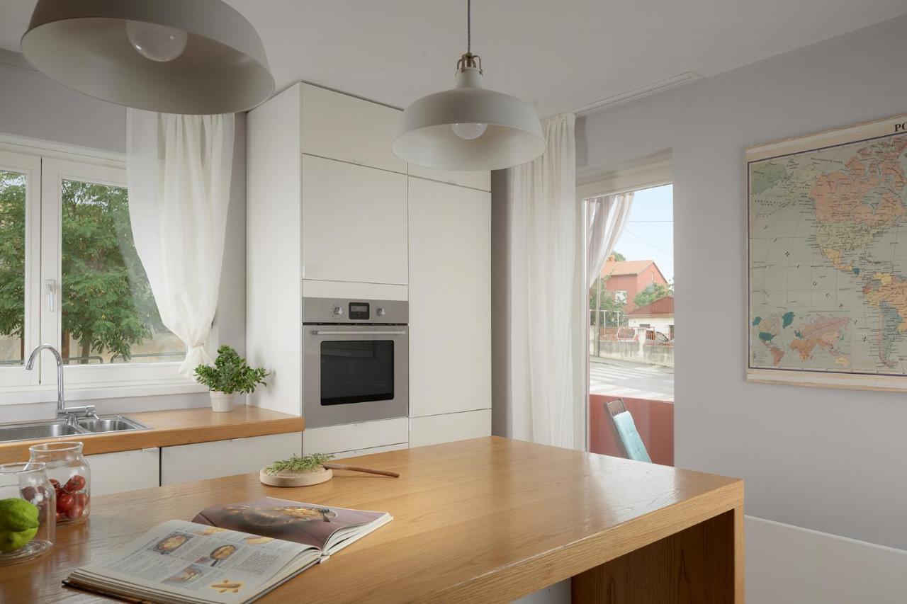 דירות PUY Elegant, Cosy And Quiet, Just 1 Min To Amphiteatre מראה חיצוני תמונה