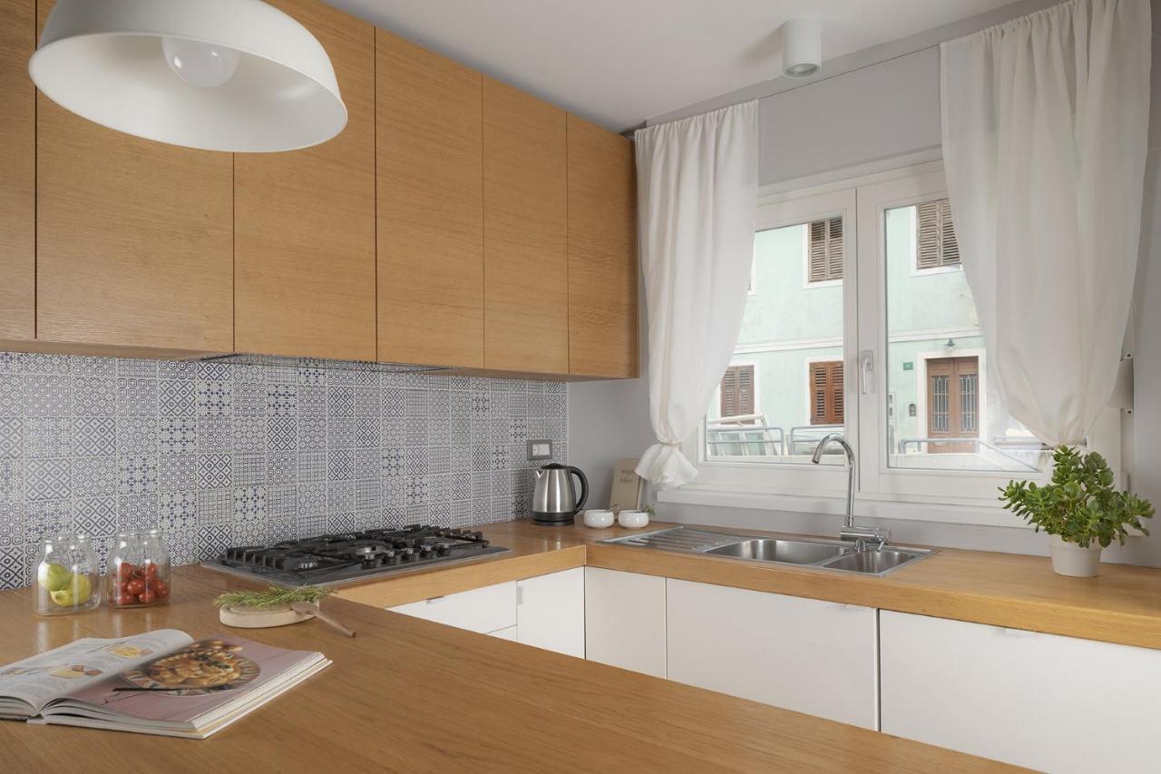 דירות PUY Elegant, Cosy And Quiet, Just 1 Min To Amphiteatre מראה חיצוני תמונה